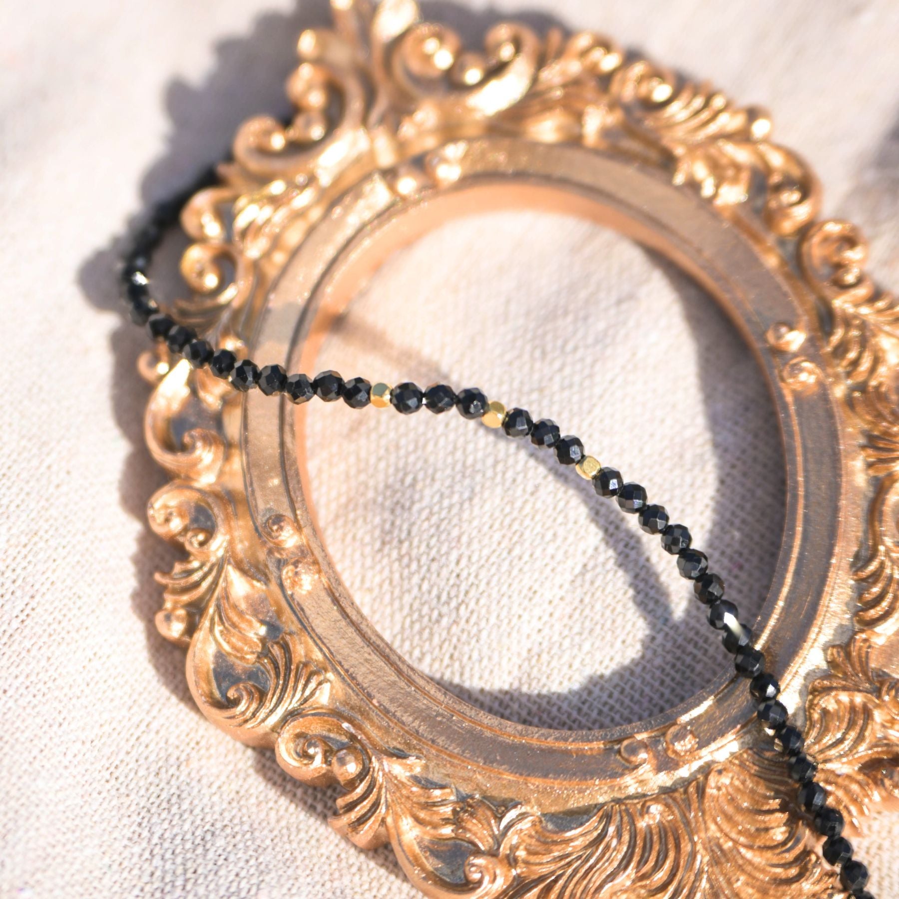 Bracelet fin en Spinelle noir