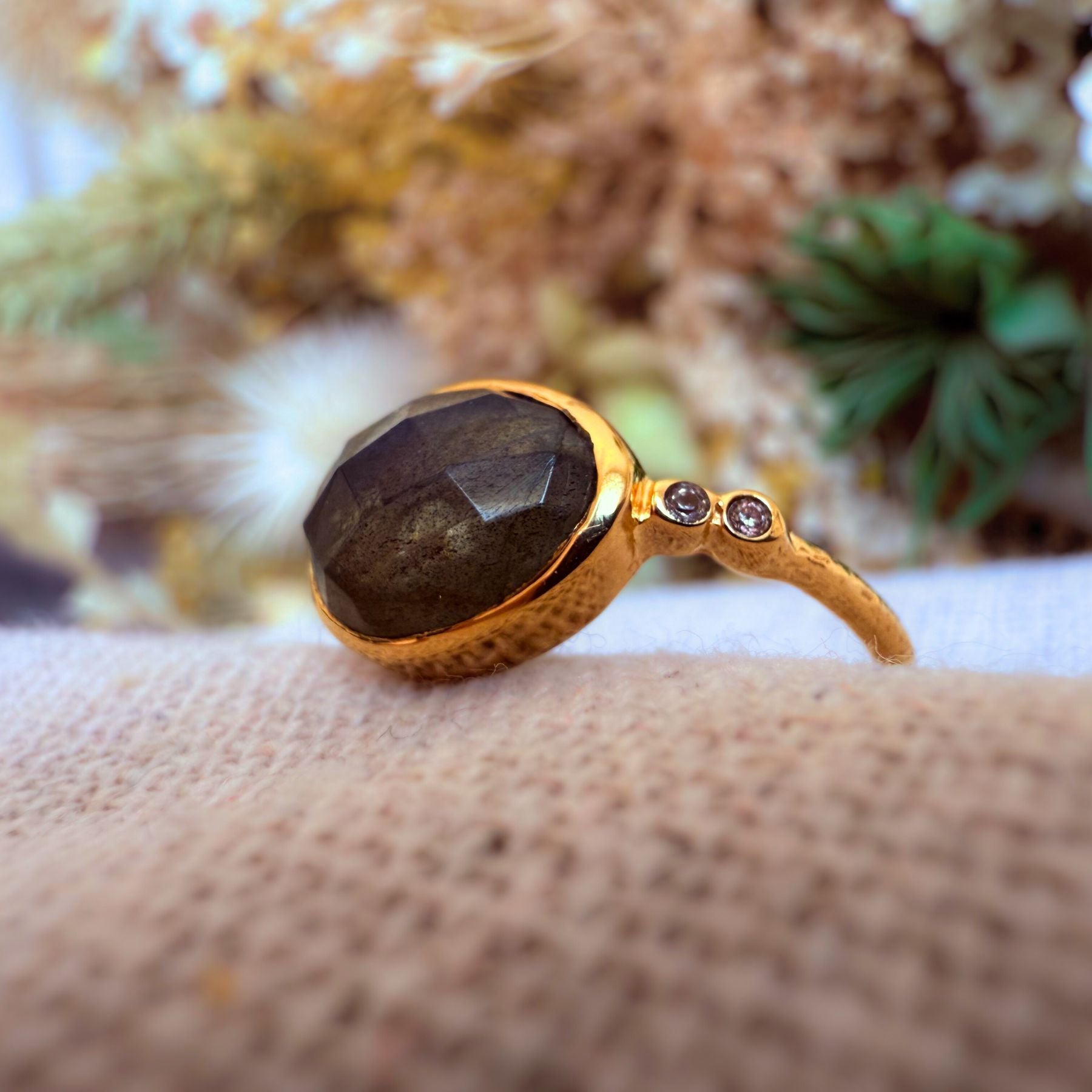 Bague "Thémis" en Labradorite