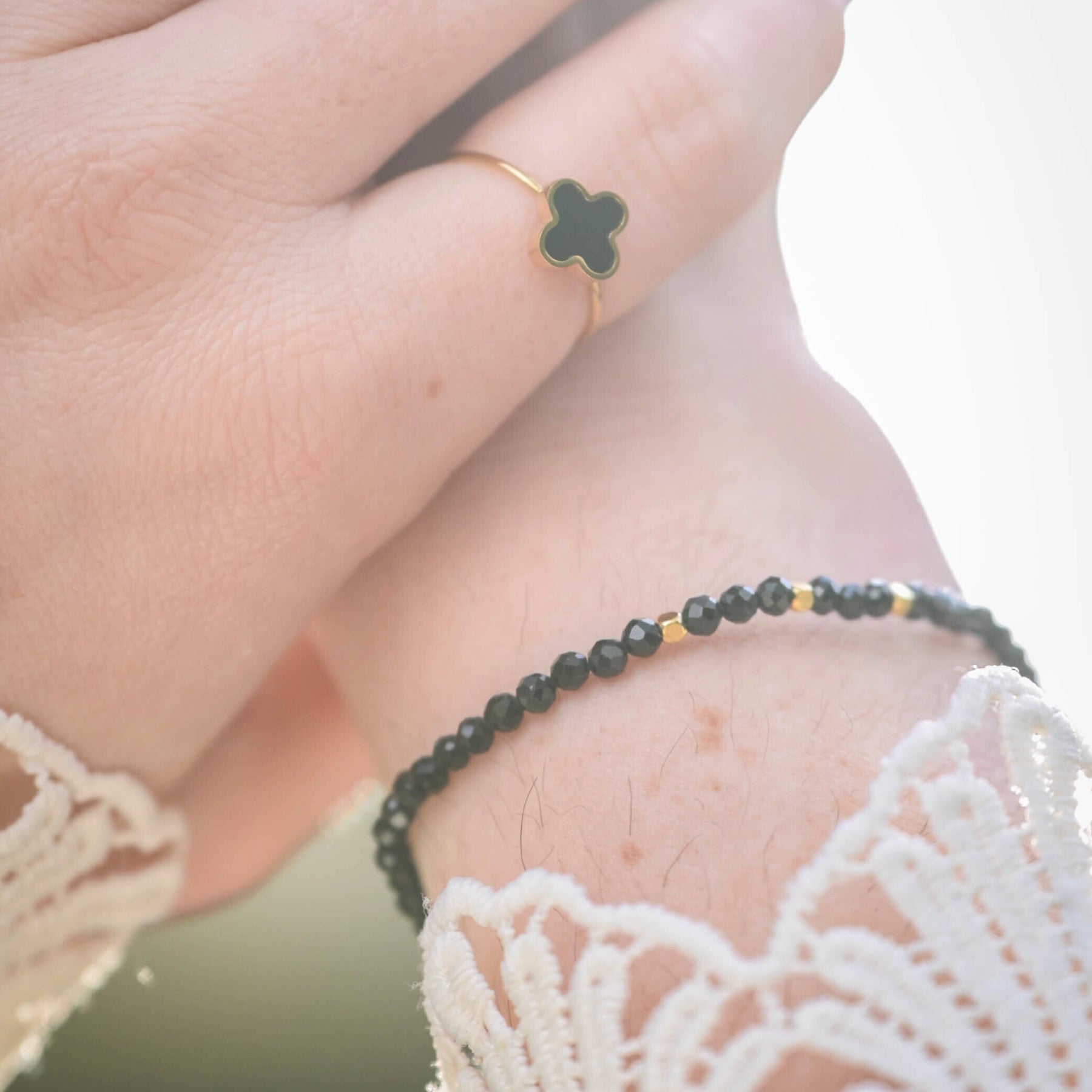 Bague "Trèfle" en Onyx noir