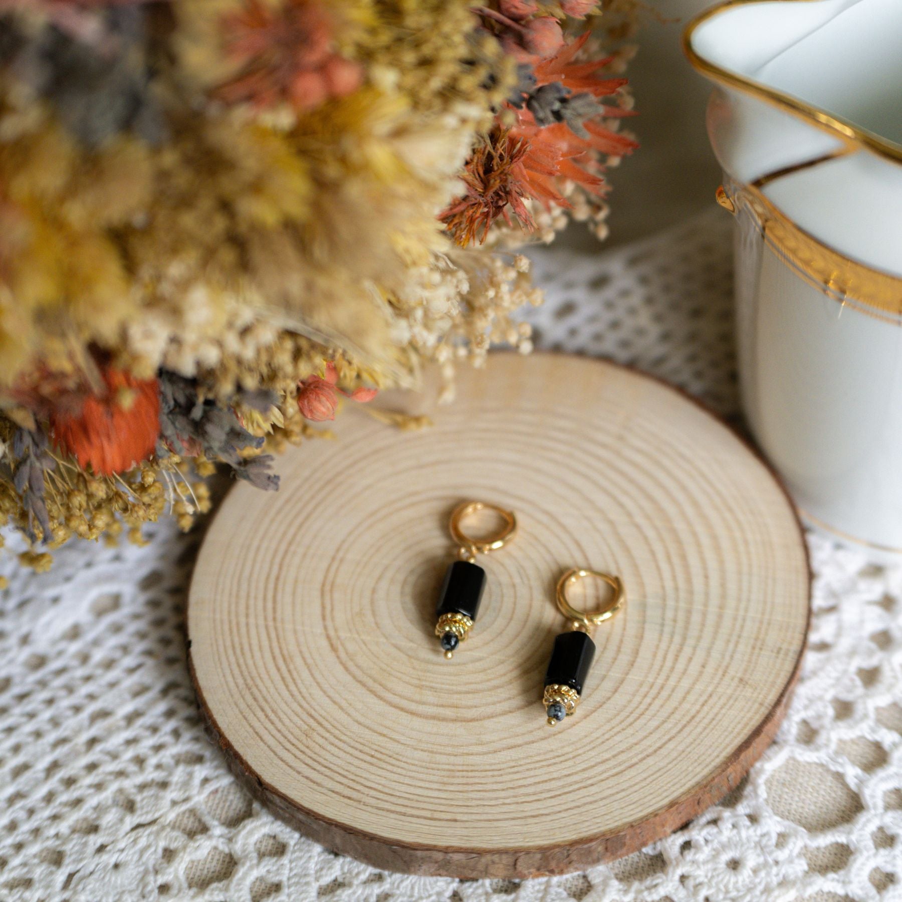 Boucles d'oreilles "Hora" en Agate noire