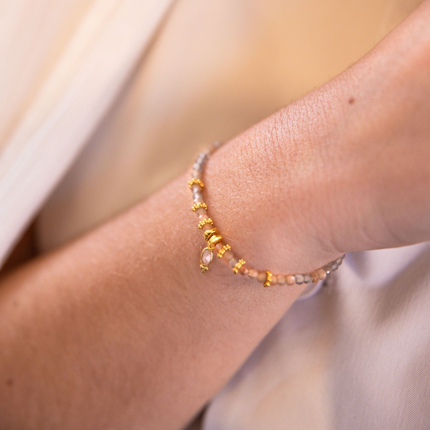 Bracelet en Pierre de lune orangée