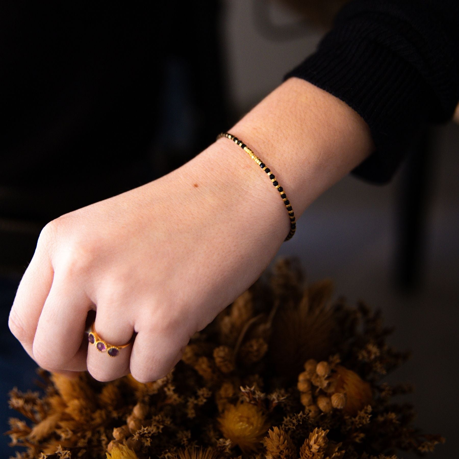 Bracelet fin en Agate noire et Hématite dorée