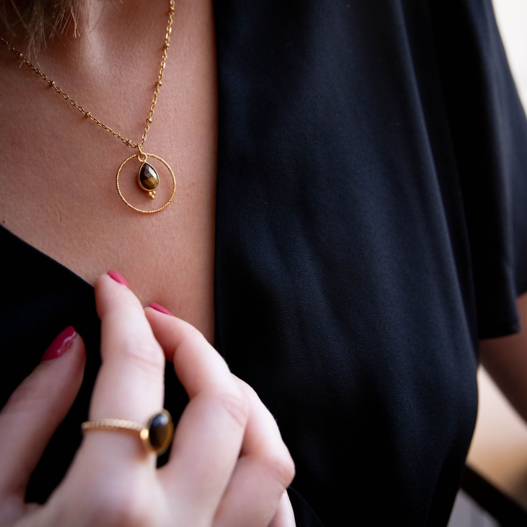 Collier "Acionna" en Œil de tigre