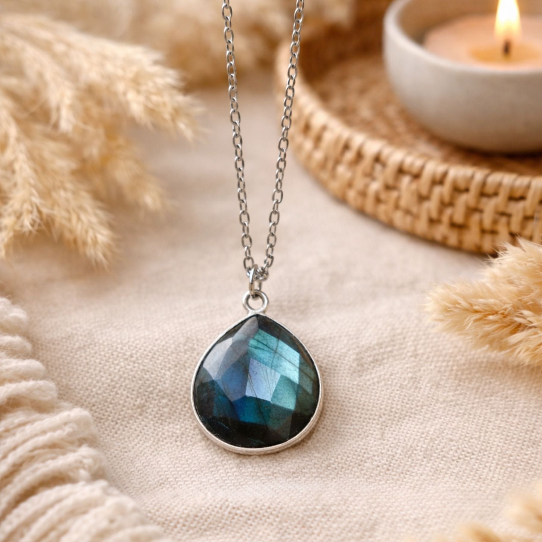 Collier "Némésis" en Labradorite