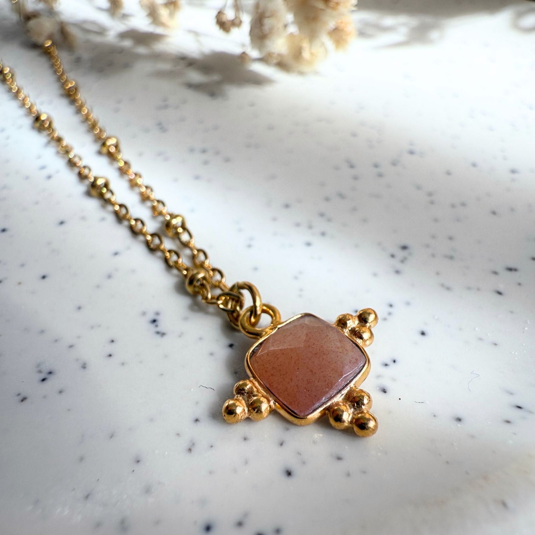 Collier "Parvati" - Pierre de lune rose