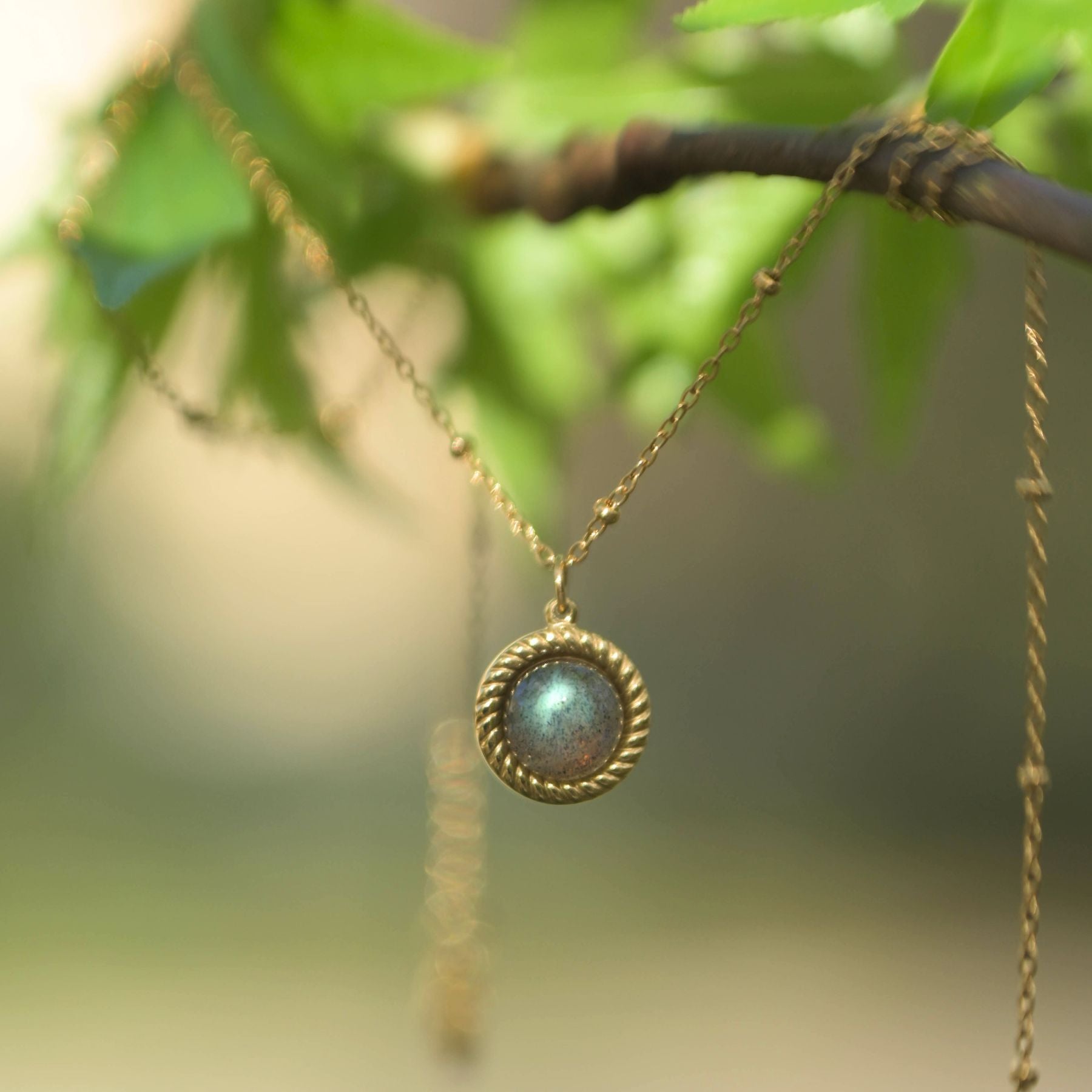 Collier "Théia" en Labradorite