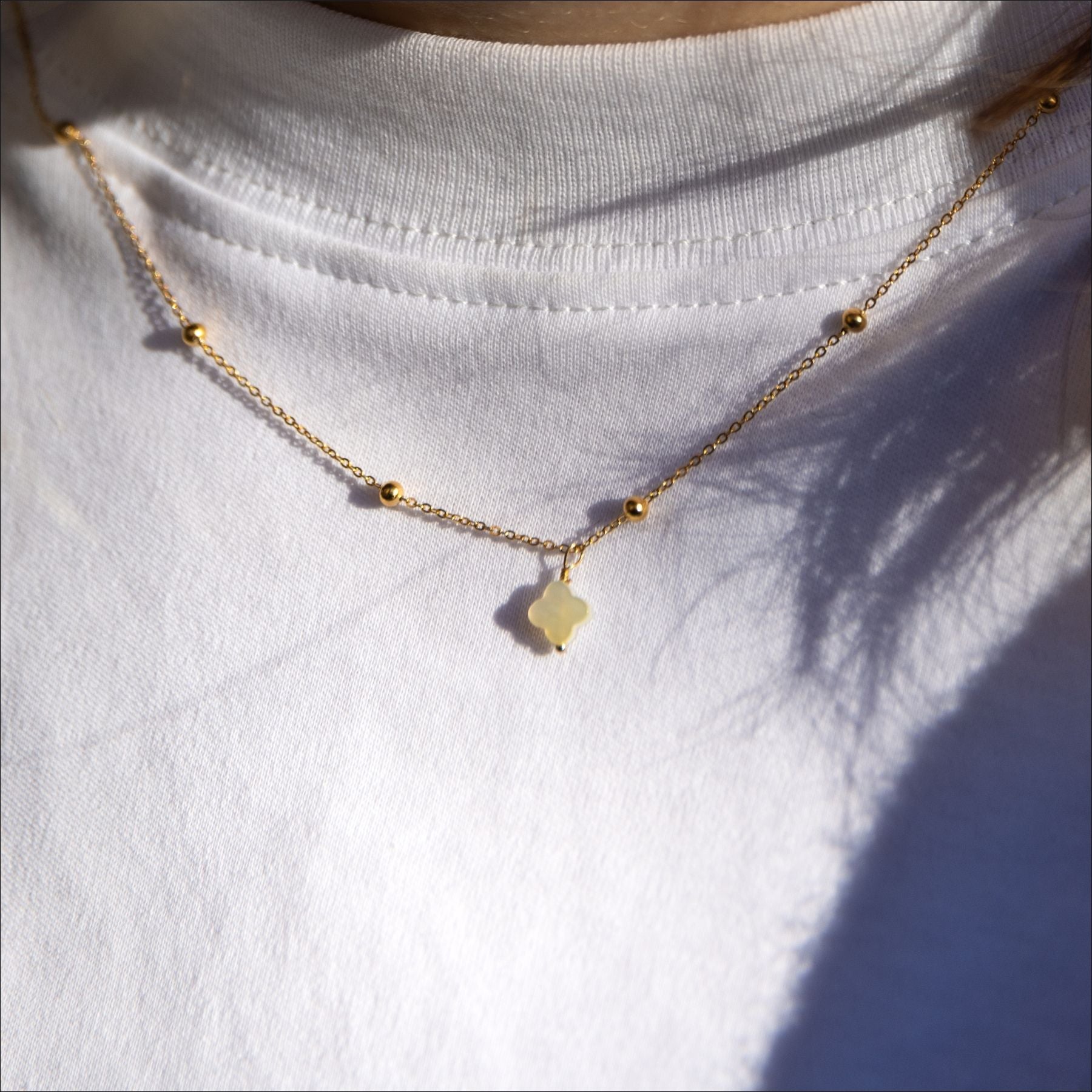 Collier "Trèfle" en Nacre