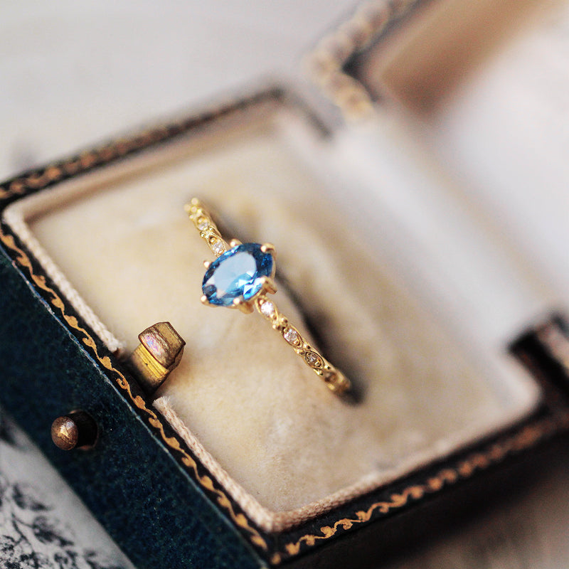 Bague "Naïades" en Topaze bleue