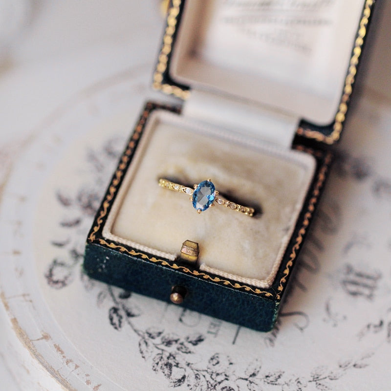 Bague "Naïades" en Topaze bleue