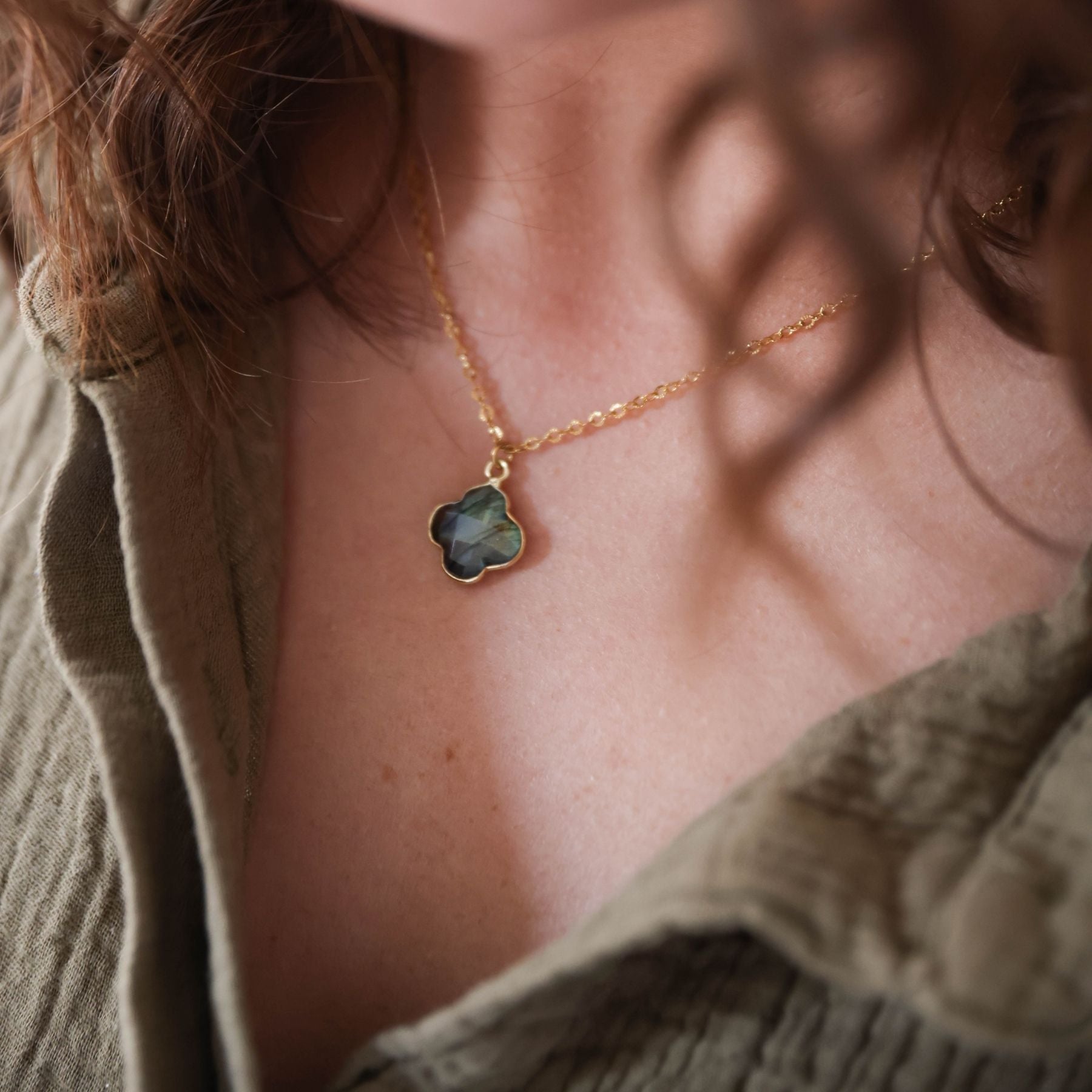 Collier "Trèfle" en Labradorite