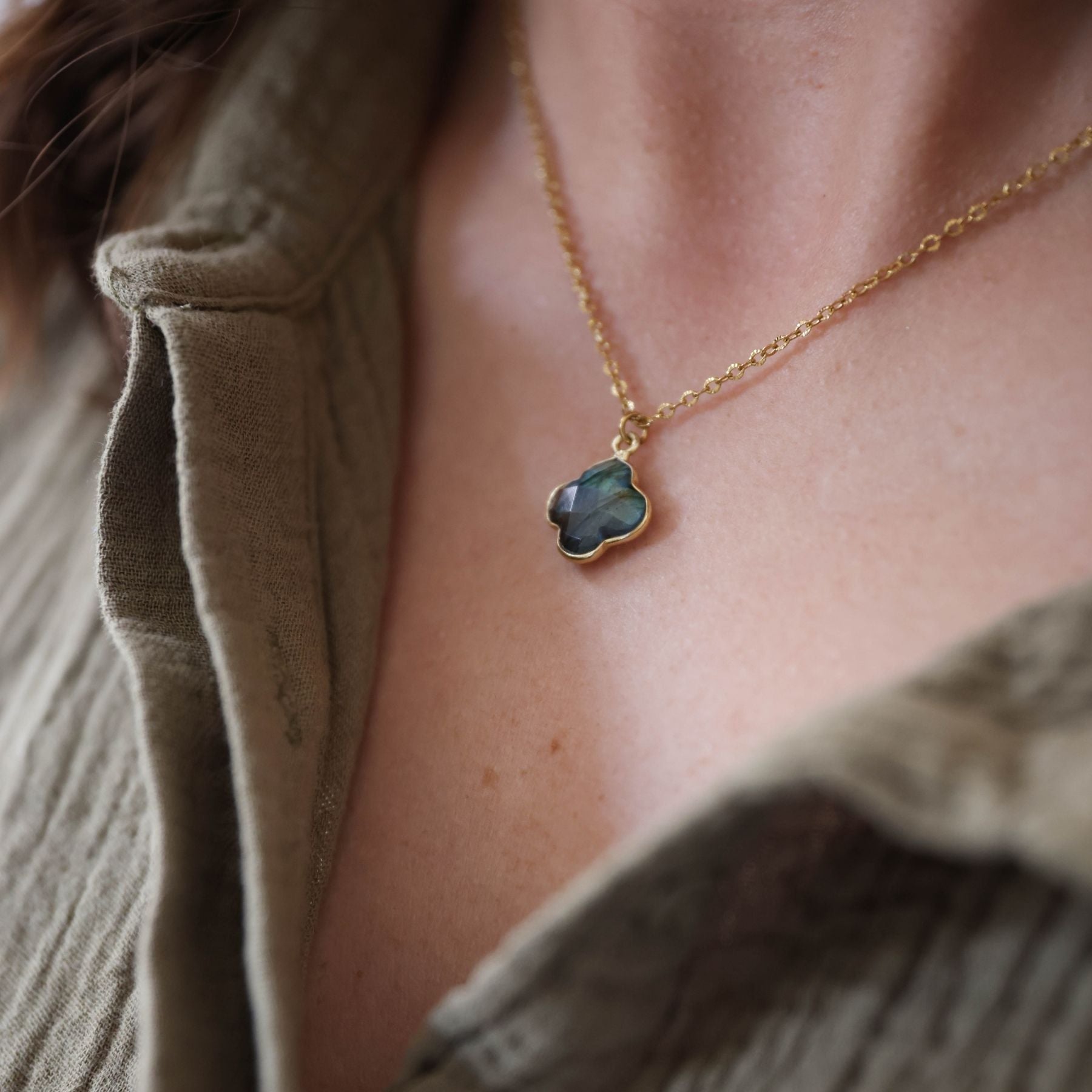 Collier "Trèfle" en Labradorite