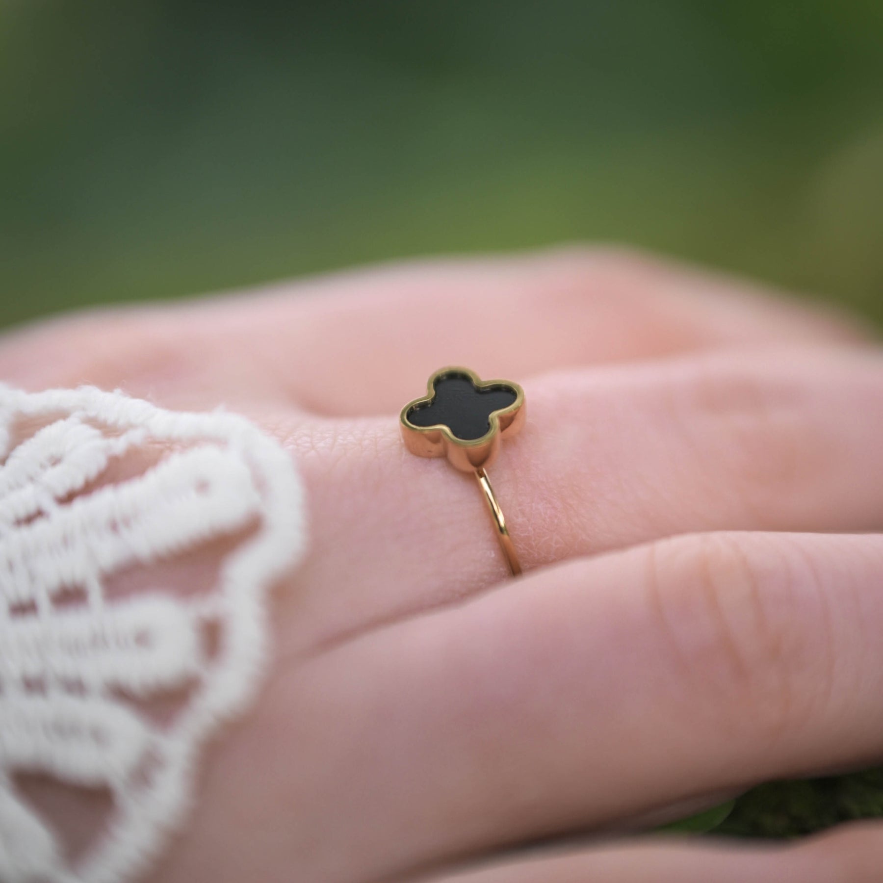 Bague "Trèfle" en Onyx noir