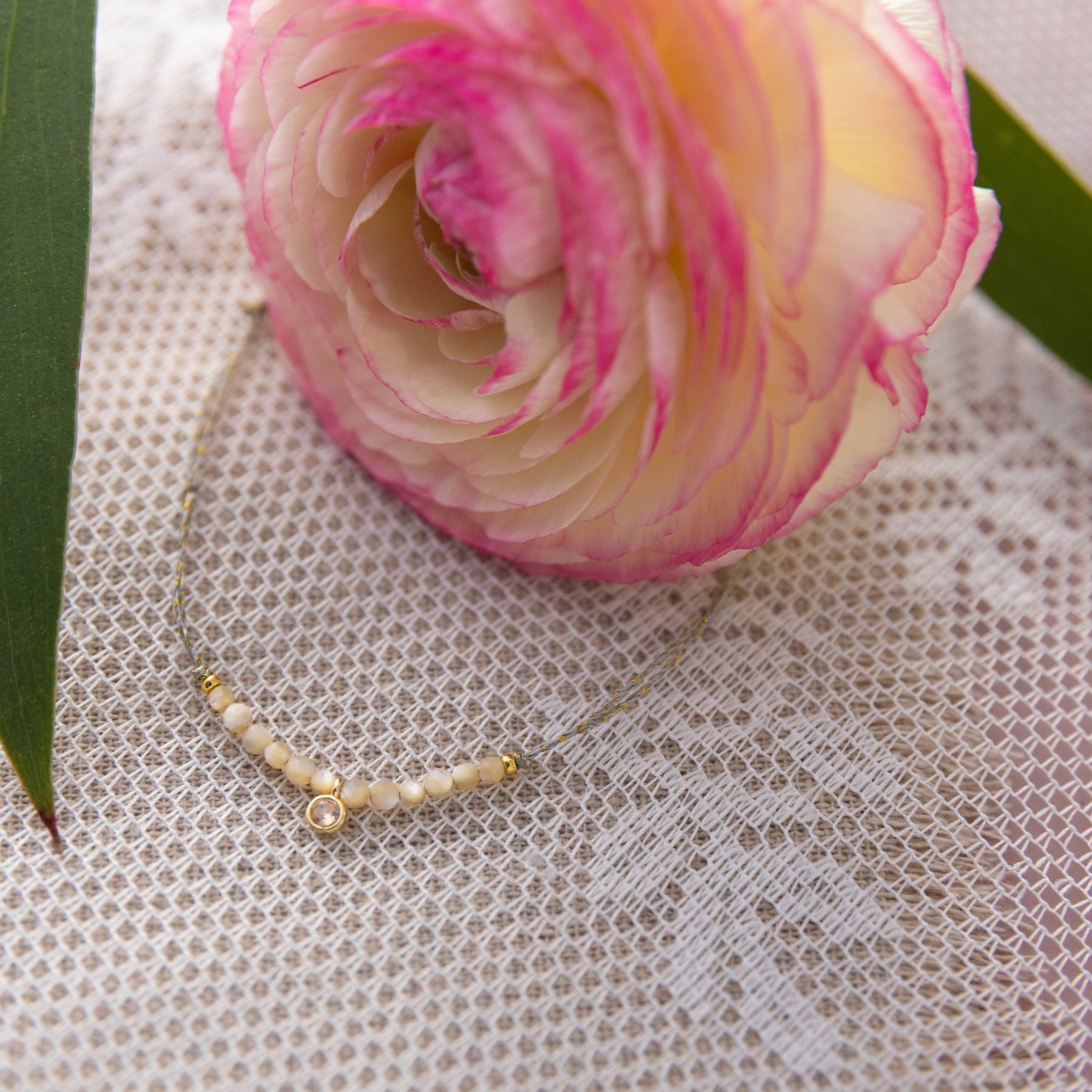 Bracelet "Victoire" en Nacre blanche et Zirconium rose