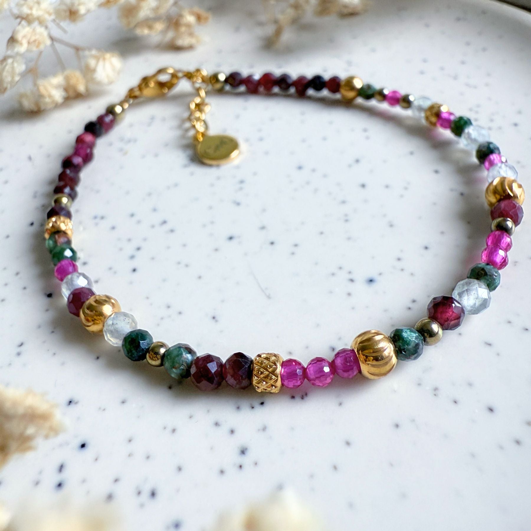 Bracelet en Grenat, Séraphinite, Rubellite et Labradorite