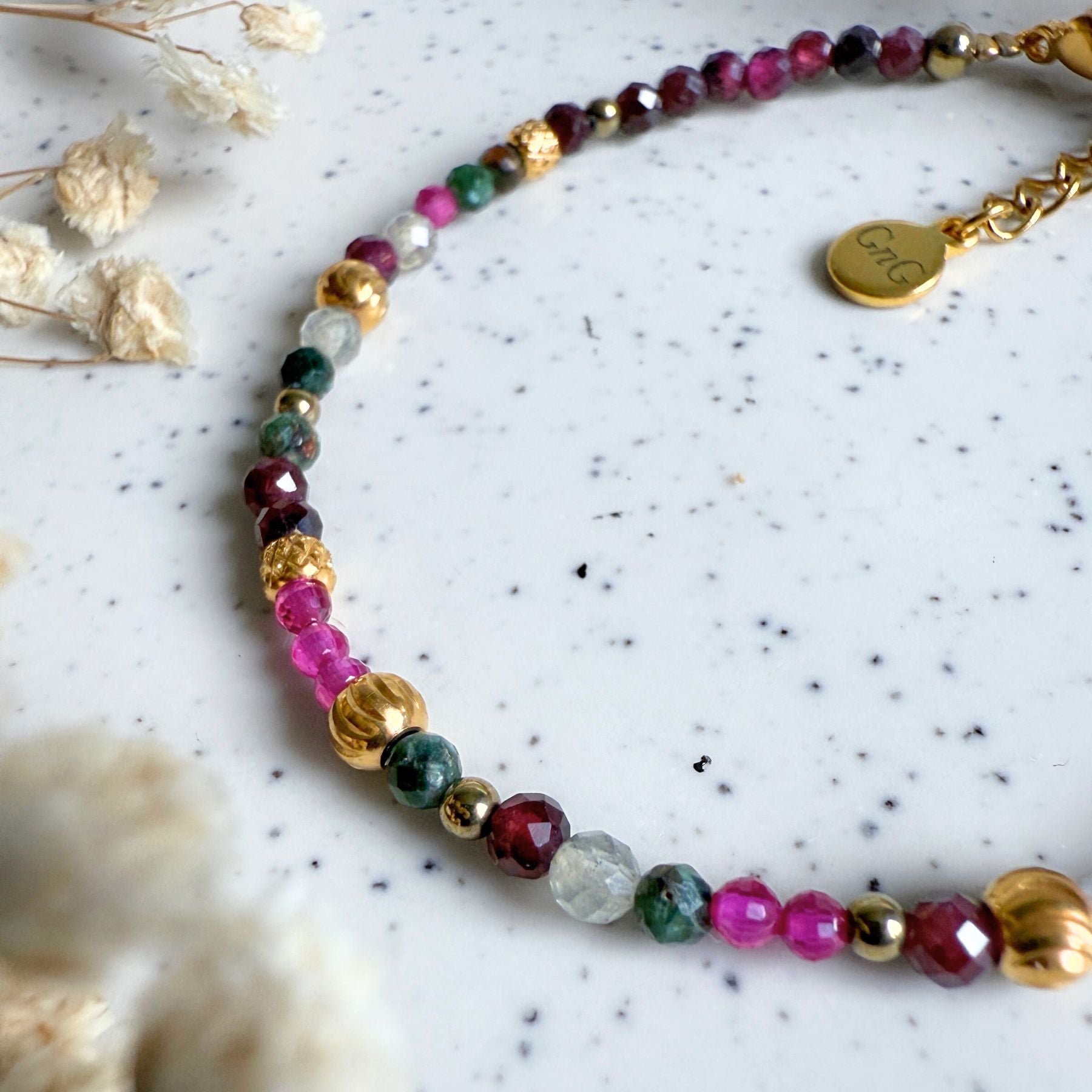 Bracelet en Grenat, Séraphinite, Rubellite et Labradorite