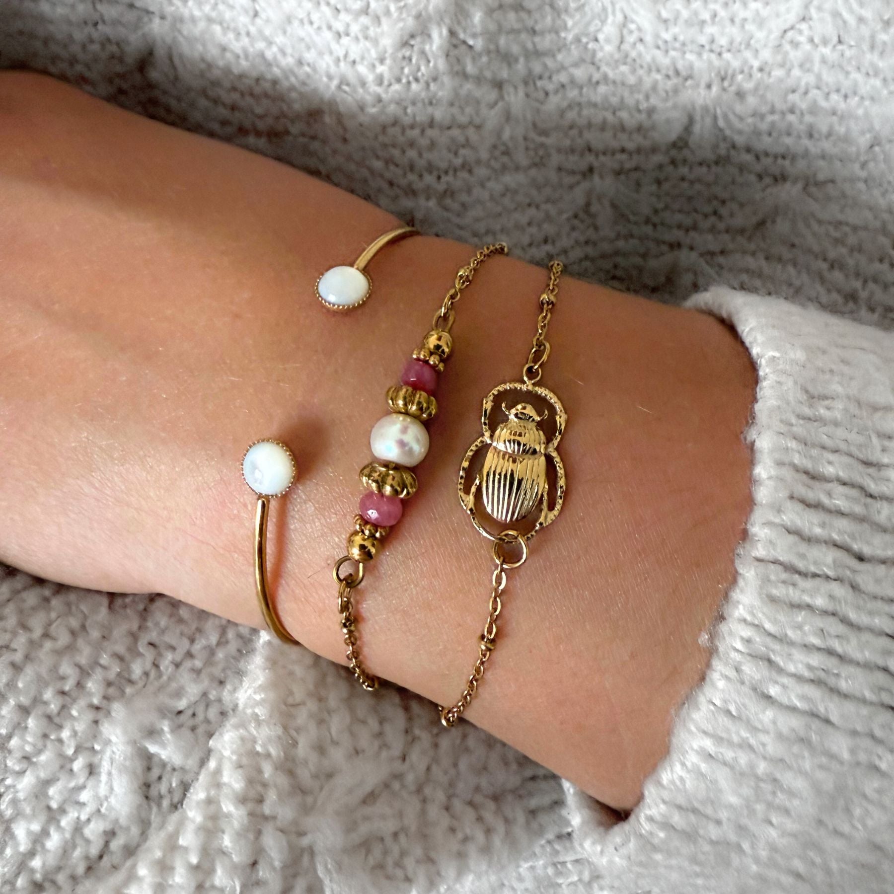 Bracelet en Perle d'eau douce et quartz fraise et Bracelet jonc - Nacre et Bracelet "Scarabée" - Acier inoxydable
