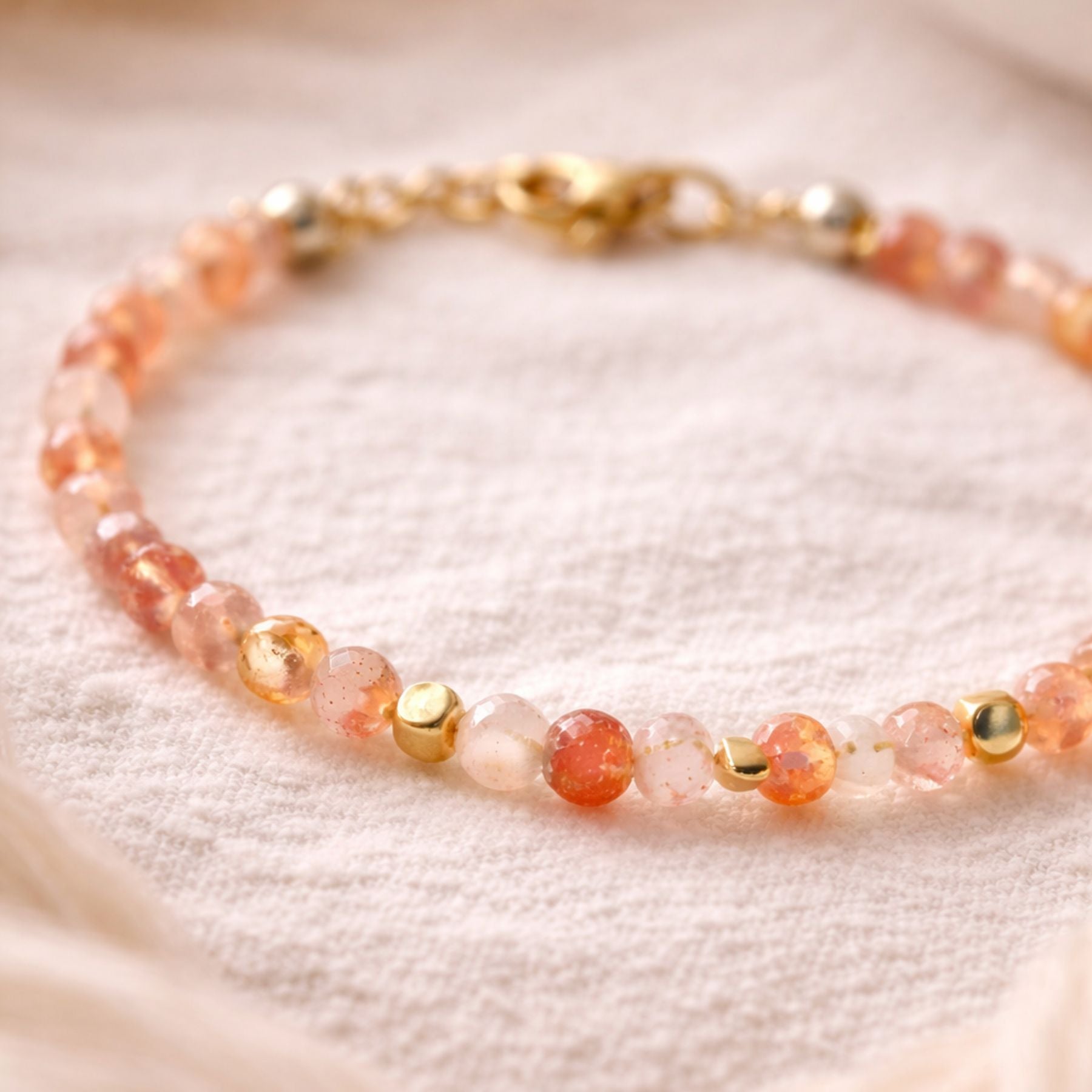 Bracelet fin en Pierre de soleil