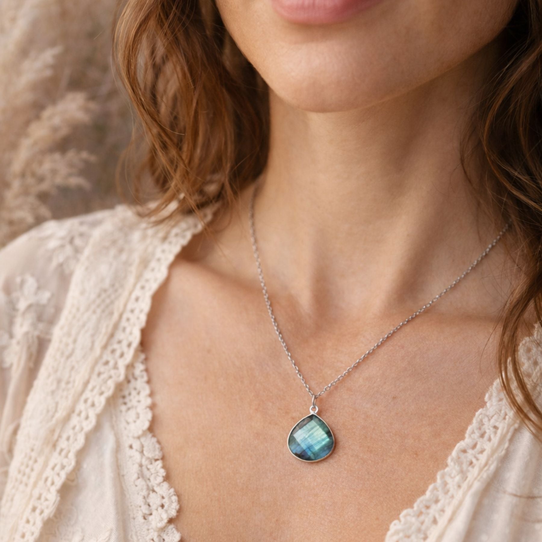 Collier "Némésis" en Labradorite