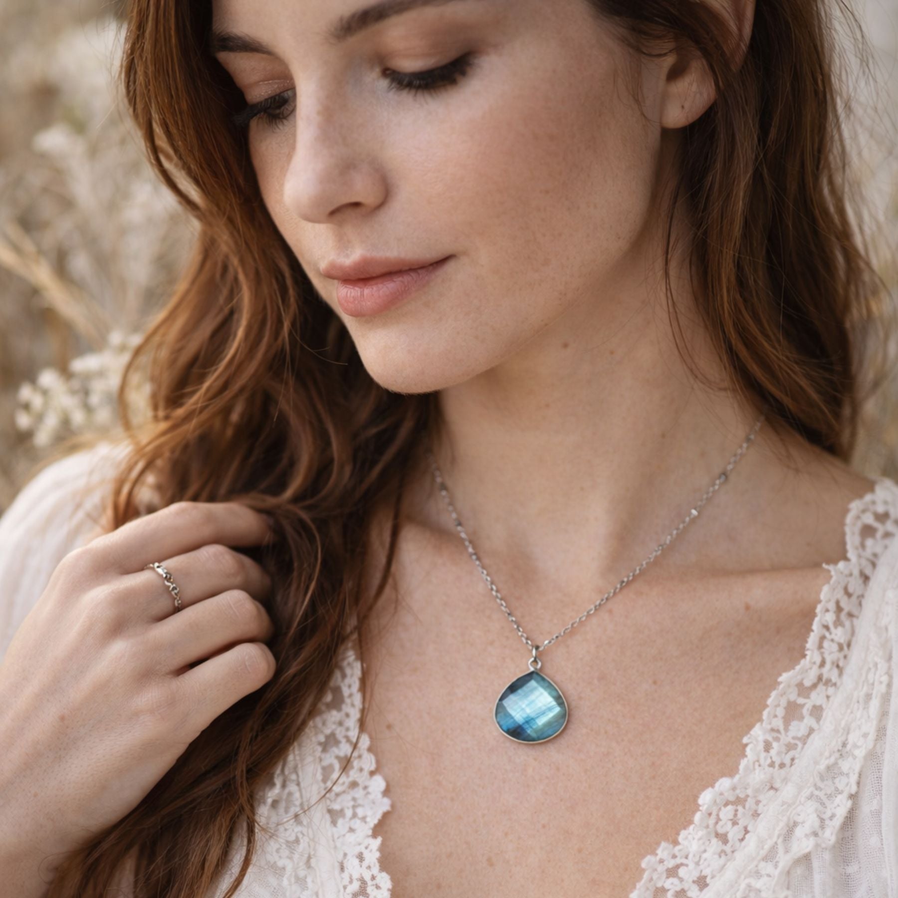 Collier "Némésis" en Labradorite