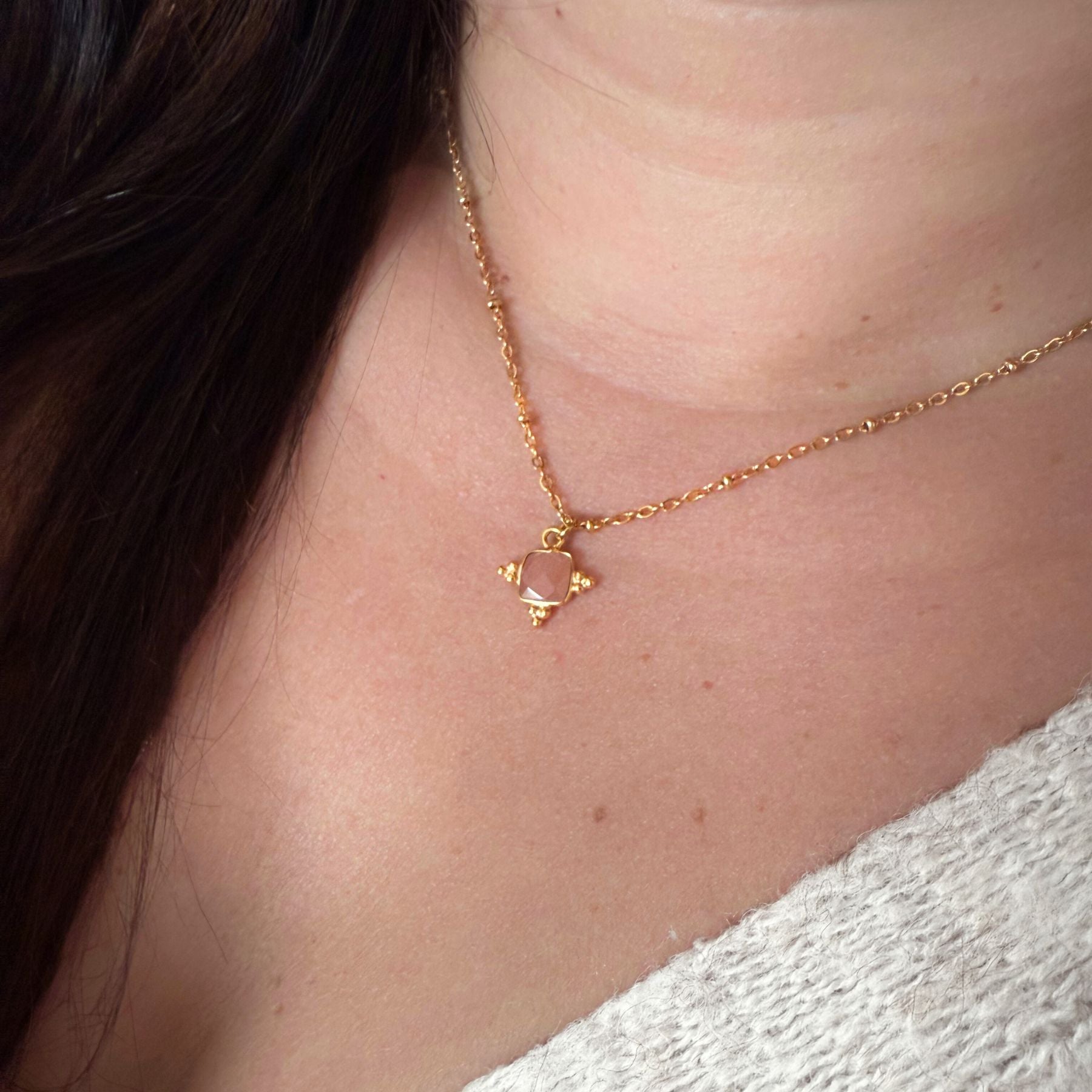 Collier "Parvati" - Pierre de lune rose