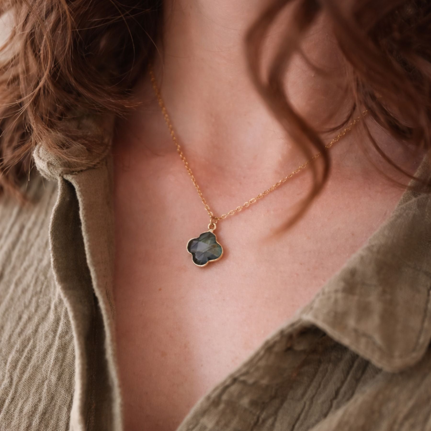 Collier "Trèfle" en Labradorite