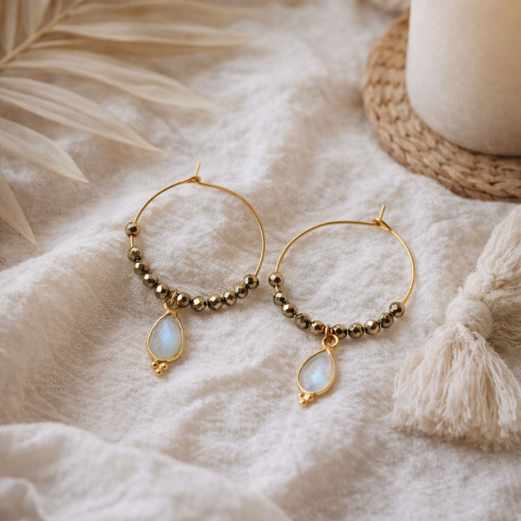 Créoles en Pierre de lune et Hématite