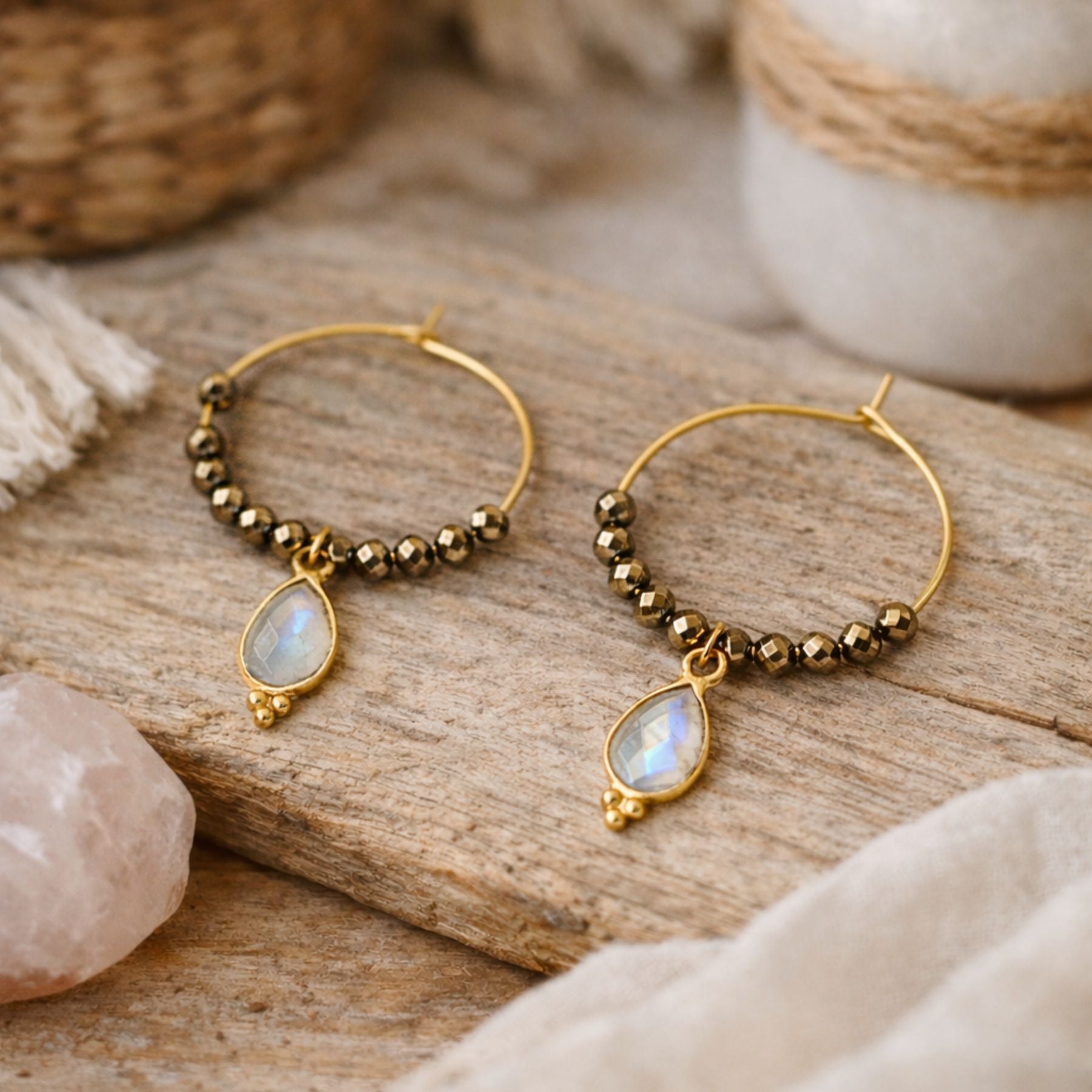 Créoles en Pierre de lune et Hématite