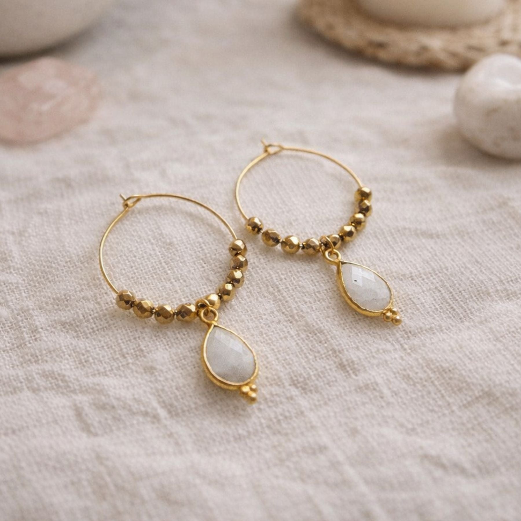 Créoles en Pierre de lune et Hématite