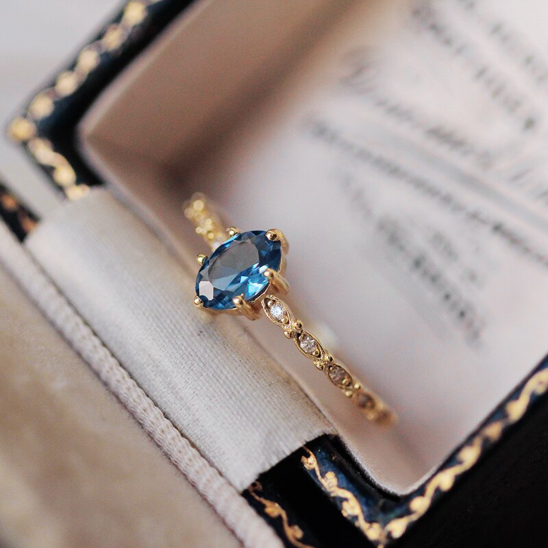 Bague "Naïades" en Topaze bleue