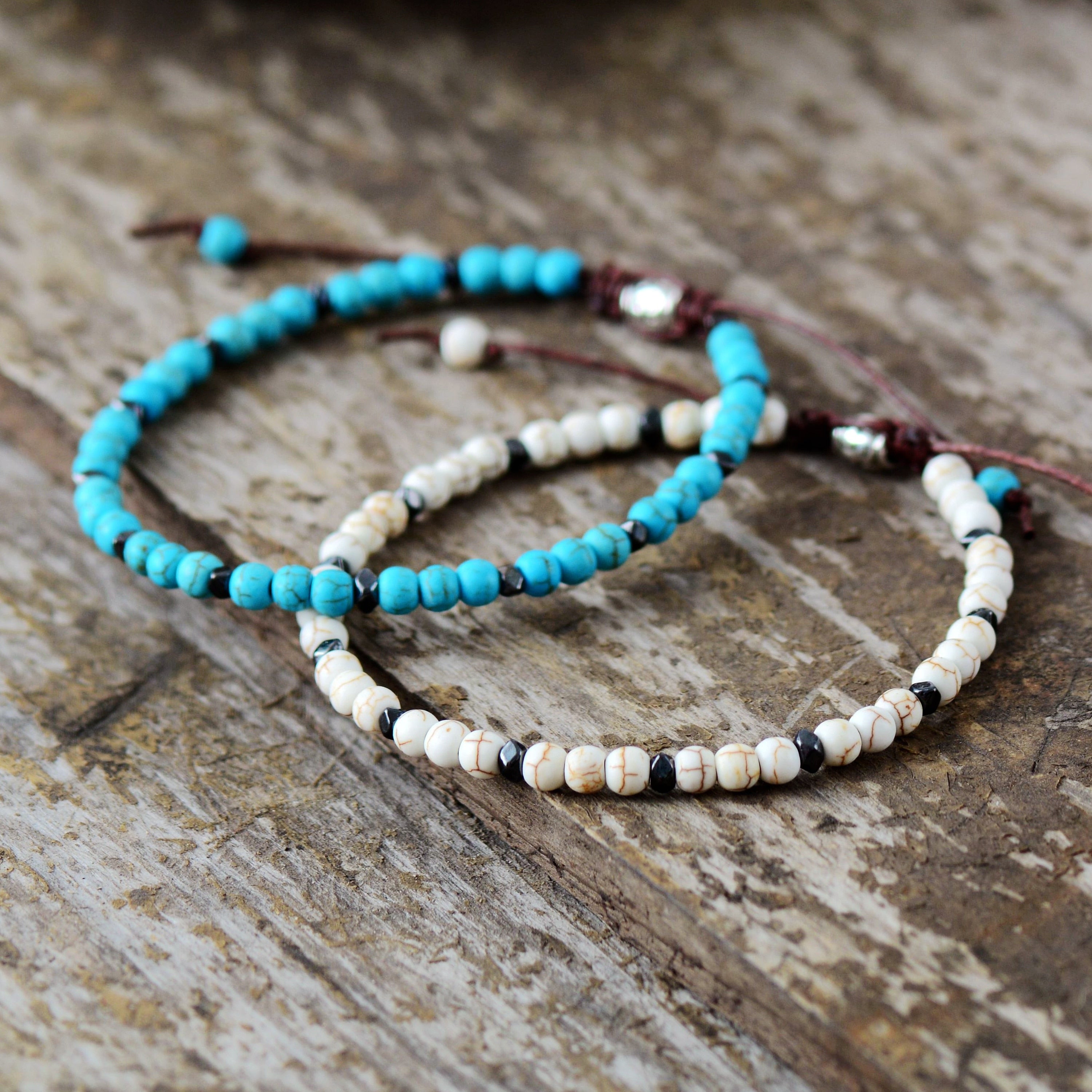 Bracelet fin en Howlite / Turquoise