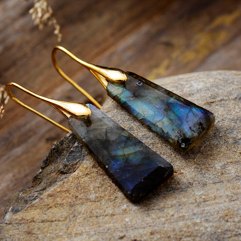 Boucles d'oreilles "Hécate" en Labradorite