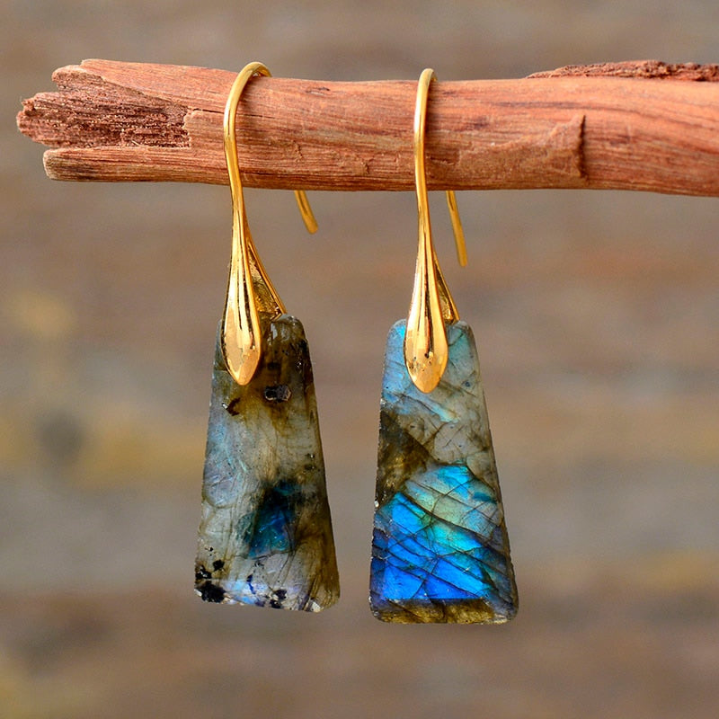 Boucles d'oreilles "Hécate" en Labradorite